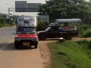 ウドンタニー空港からソンテウでヴィエンチャンへの国際バスが発着するターミナルへ