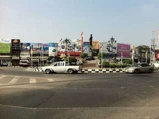 ウドンタニー空港からソンテウでヴィエンチャンへの国際バスが発着するターミナルへ